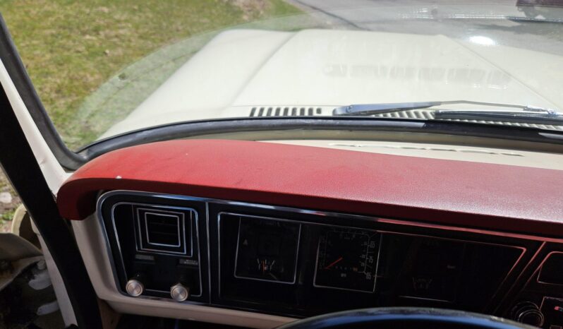 								1976 Ford F-250 Custom Highboy Crew Cab 4×4 4-Speed full									