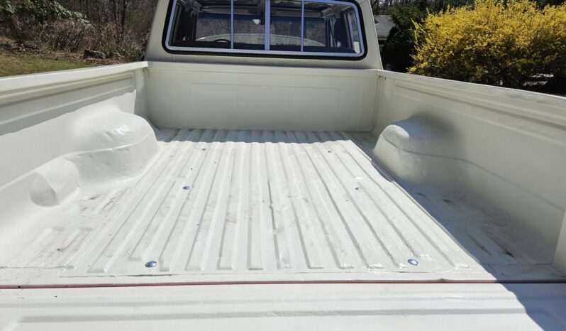 								1976 Ford F-250 Custom Highboy Crew Cab 4×4 4-Speed full									