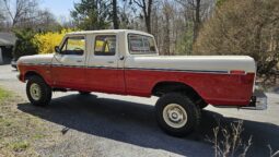 1976 Ford F-250 Custom Highboy Crew Cab 4×4 4-Speed full