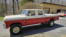 1976 Ford F-250 Custom Highboy Crew Cab 4×4 4-Speed full