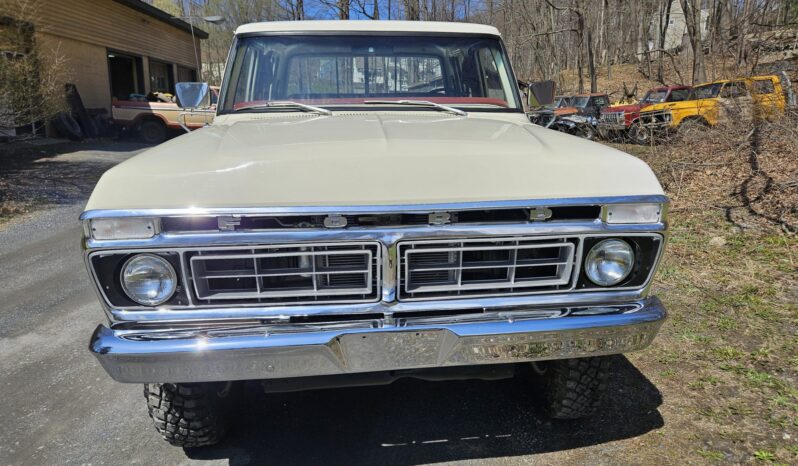 								1976 Ford F-250 Custom Highboy Crew Cab 4×4 4-Speed full									