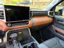 										2022 Toyota Tundra Limited CrewMax 4×4 TRD full									