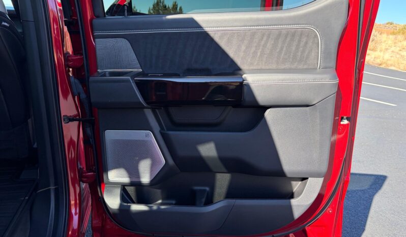 								2024 Ford F-150 Lightning Platinum full									