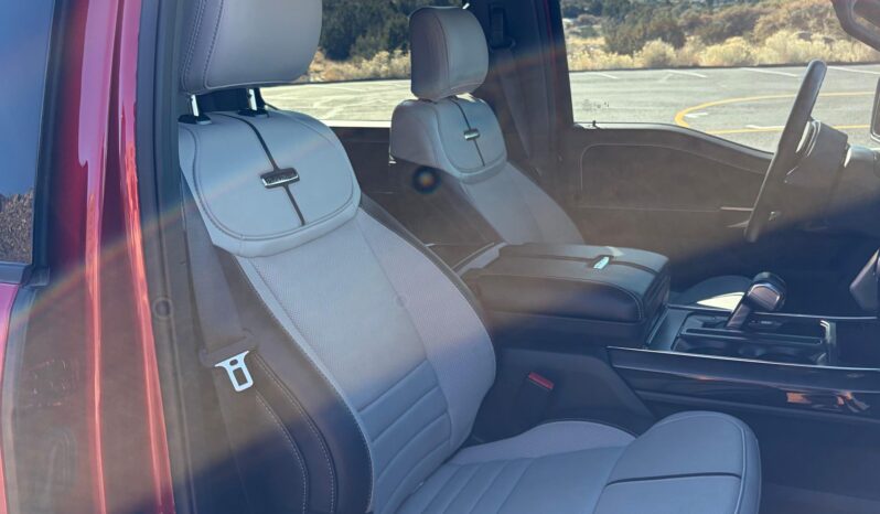 								2024 Ford F-150 Lightning Platinum full									