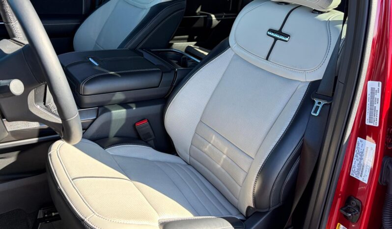 								2024 Ford F-150 Lightning Platinum full									