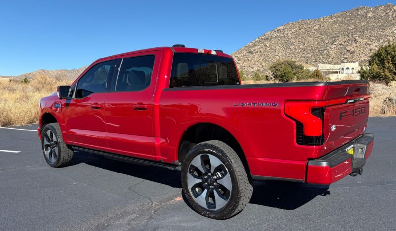 								2024 Ford F-150 Lightning Platinum full									