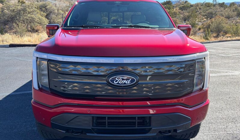 								2024 Ford F-150 Lightning Platinum full									