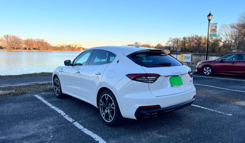 								2022 Maserati Levante Modena 424Hp full									
