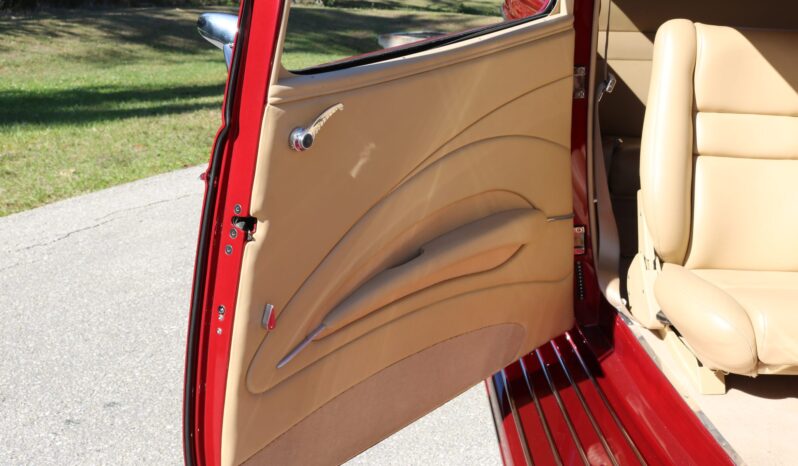 								1933 Ford Tudor Sedan Street Rod full									