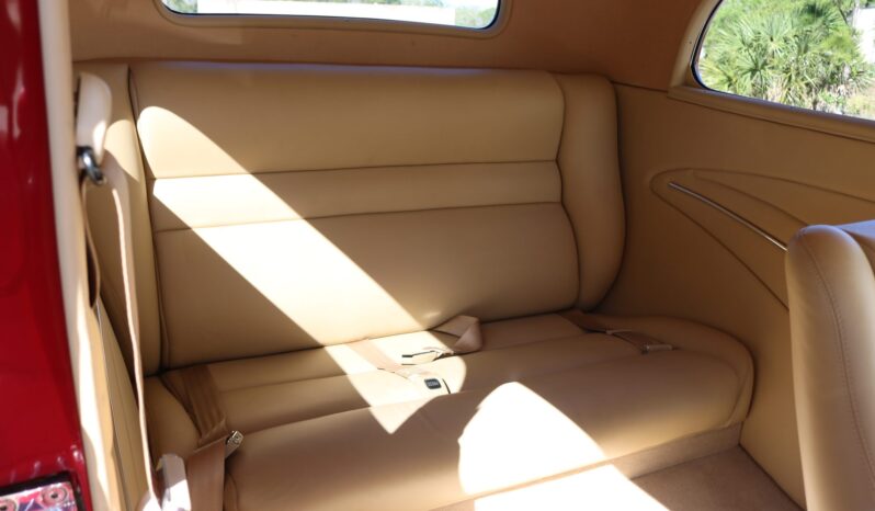 								1933 Ford Tudor Sedan Street Rod full									