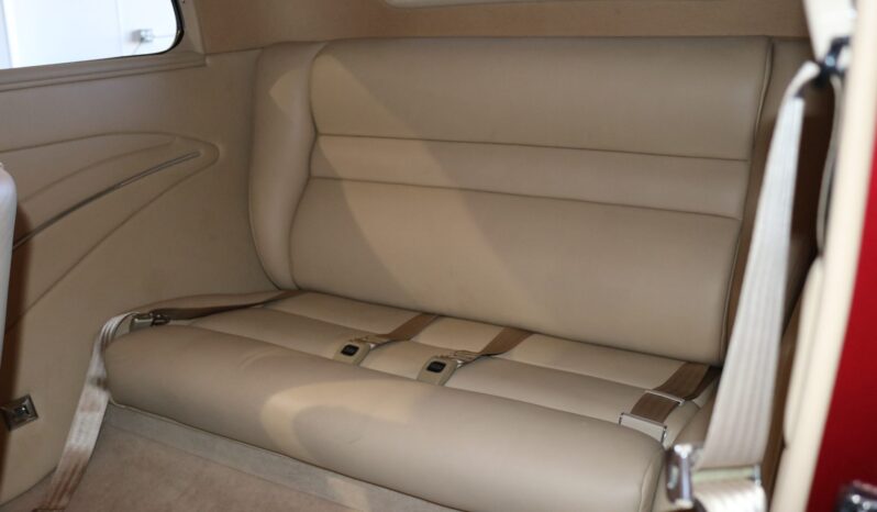 								1933 Ford Tudor Sedan Street Rod full									