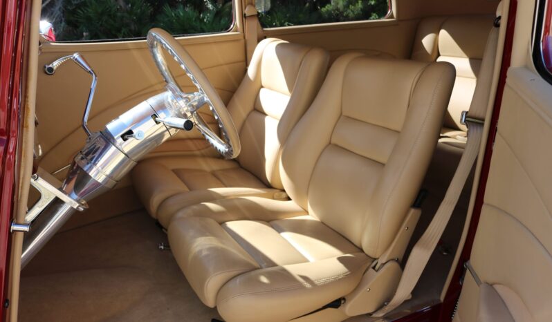 								1933 Ford Tudor Sedan Street Rod full									