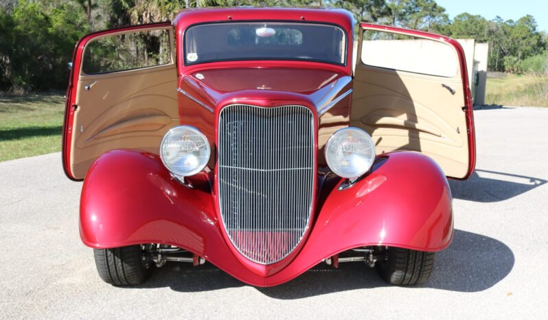 								1933 Ford Tudor Sedan Street Rod full									