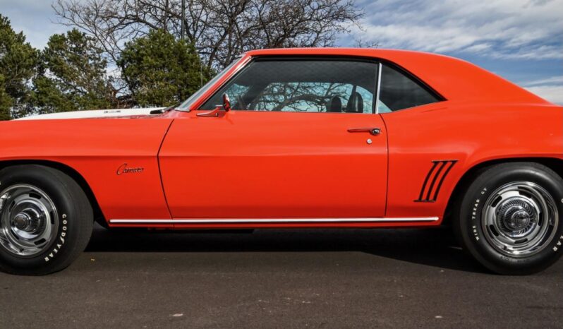 								1969 Chevrolet Camaro Z28 4-Speed full									