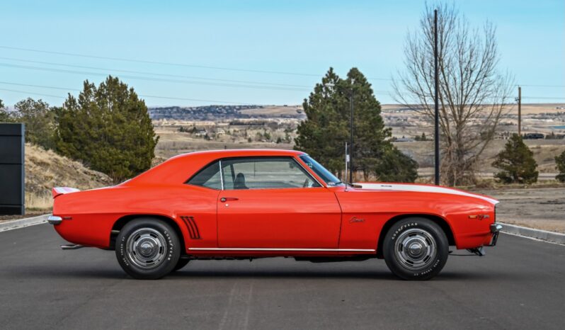								1969 Chevrolet Camaro Z28 4-Speed full									