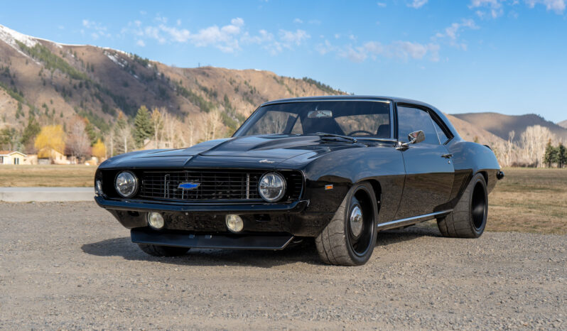 								1969 Chevrolet Camaro 6-Speed full									