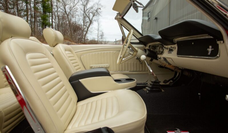 								1965 Ford Mustang Convertible 5-Speed full									