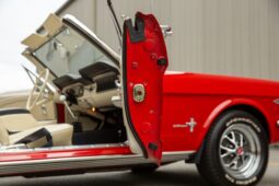 										1965 Ford Mustang Convertible 5-Speed full									