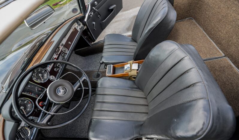 								1967 Mercedes-Benz 230SL 4-Speed full									