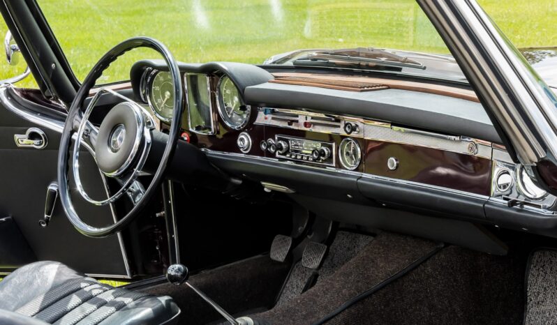 								1967 Mercedes-Benz 230SL 4-Speed full									