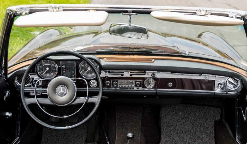 								1967 Mercedes-Benz 230SL 4-Speed full									