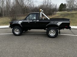 										1981 Toyota Pickup SR-5 4×4 5-Speed full									