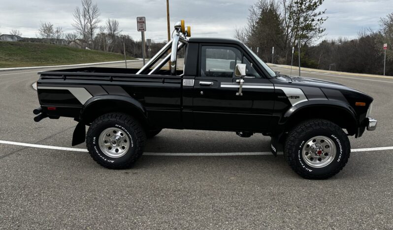 								1981 Toyota Pickup SR-5 4×4 5-Speed full									