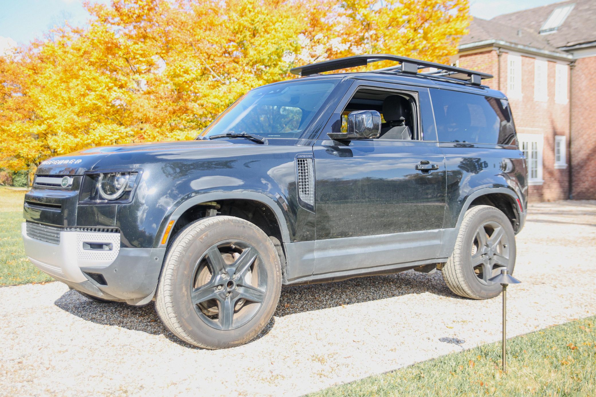 2023 Land Rover Defender 90 SE AWD
