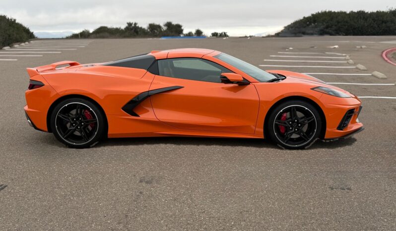 								2022 Chevrolet Corvette Stingray Convertible 2LT Z51 full									