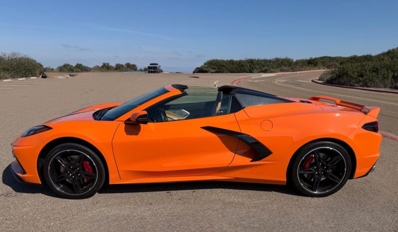 								2022 Chevrolet Corvette Stingray Convertible 2LT Z51 full									