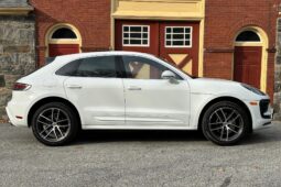 										2024 Porsche Macan S 375-hp full									