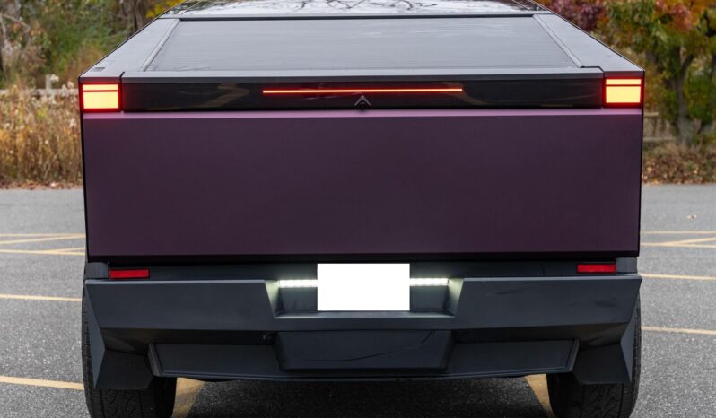 								2024 Tesla Cybertruck 600-hp full									