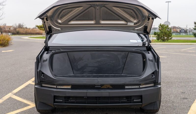 								2024 Tesla Cybertruck 600-hp full									