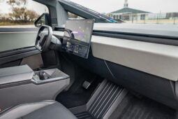 										2024 Tesla Cybertruck 600-hp full									