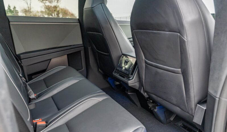 								2024 Tesla Cybertruck 600-hp full									