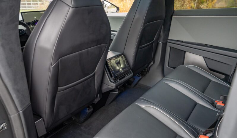 								2024 Tesla Cybertruck 600-hp full									