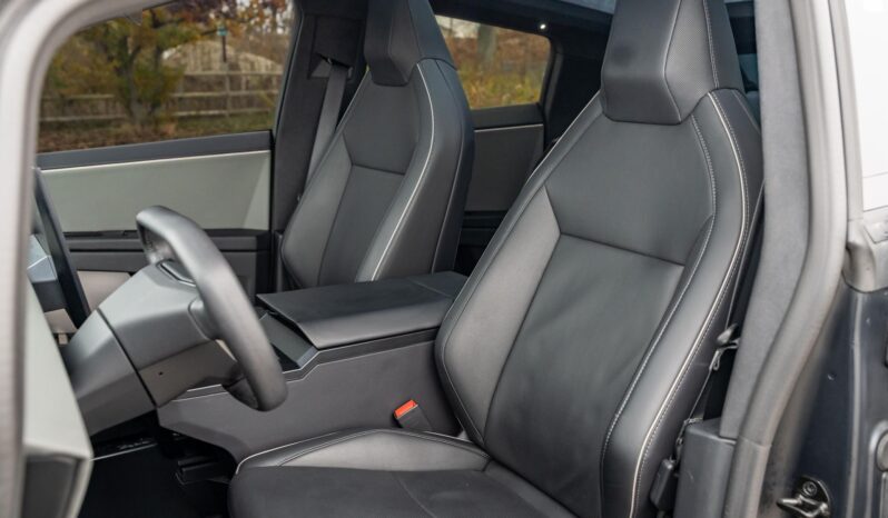 								2024 Tesla Cybertruck 600-hp full									