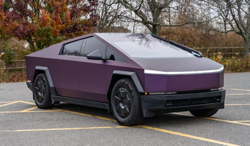 								2024 Tesla Cybertruck 600-hp full									