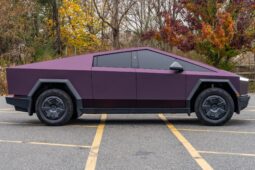 										2024 Tesla Cybertruck 600-hp full									