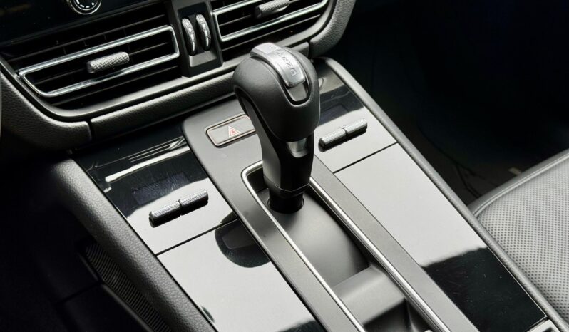 								2022 Porsche Macan AWD full									