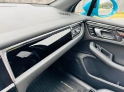 2022 Porsche Macan AWD