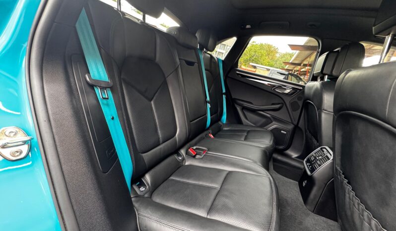 								2022 Porsche Macan AWD full									