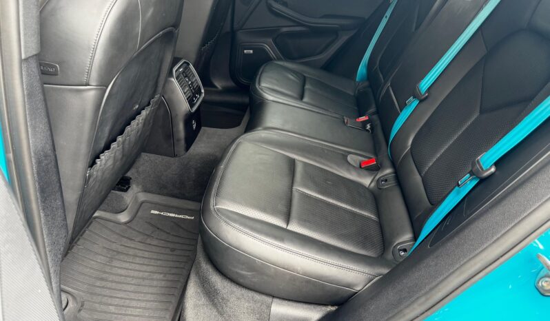 								2022 Porsche Macan AWD full									