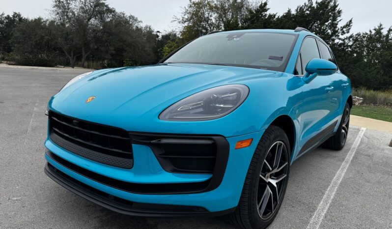 								2022 Porsche Macan AWD full									