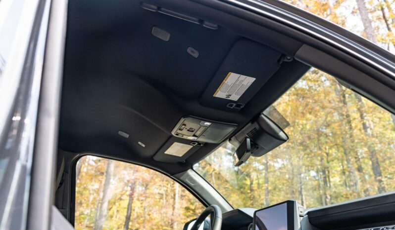 								2024 Toyota Tacoma SR5 Double Cab full									