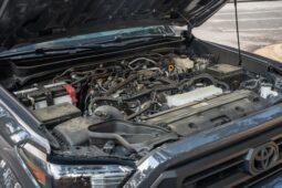 										2024 Toyota Tacoma SR5 Double Cab full									