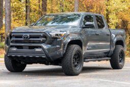										2024 Toyota Tacoma SR5 Double Cab full									