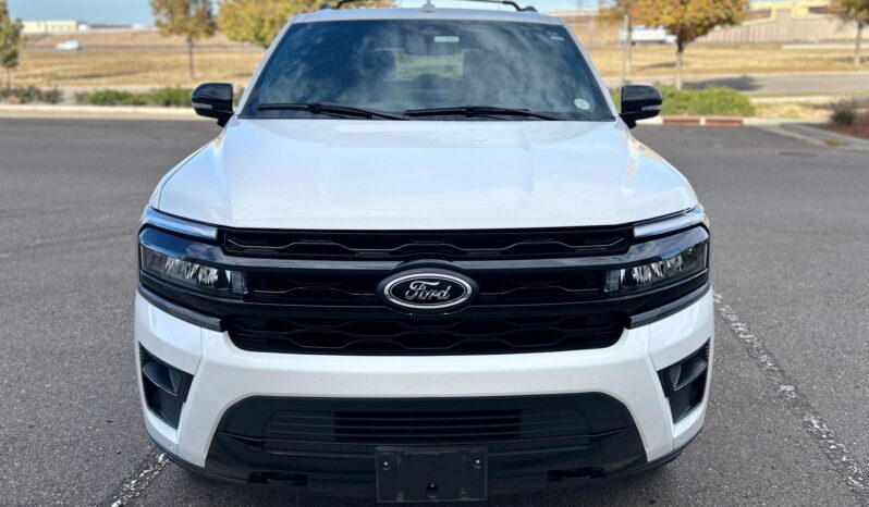 								2023 Ford Expedition Limited 4×4 full									