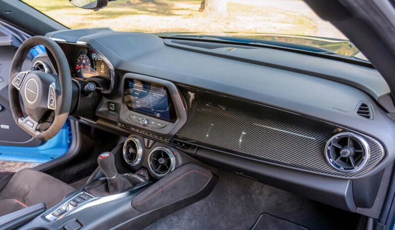 								2022 Chevrolet Camaro ZL1 Coupe full									