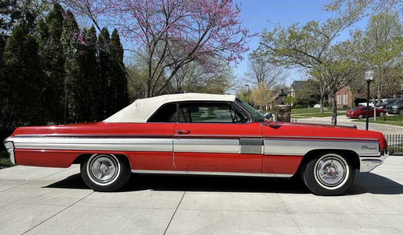 								1962 Oldsmobile Starfire Convertible full									